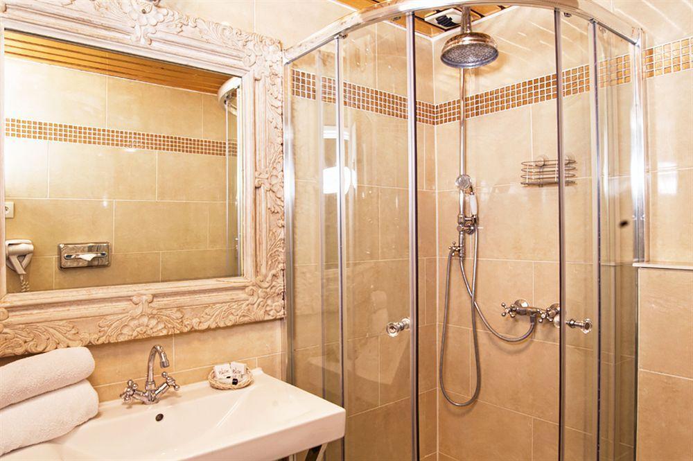 Hotel De Venise Париж Екстериор снимка